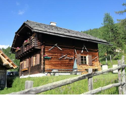 Alpine Chalet in Sankt Oswald near Ski Lift