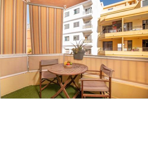 alquilaencanarias El Medano, "Halley", terrace & beach