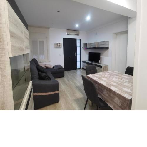 Alquiler 2 apartamentos unidos Planta Baja a 100 m de la playa