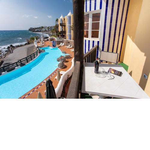 Altamar 44 balcony&pool By CanariasGetaway