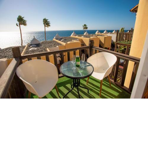 Altamar 52 with terrace & pool By CanariasGetaway