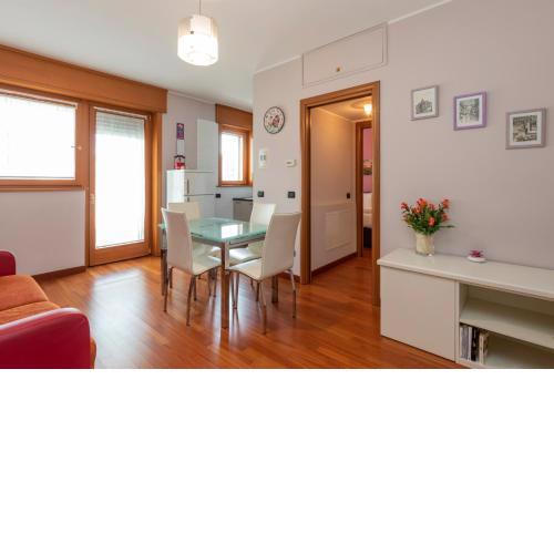 ALTIDO Adorable flat with balcony