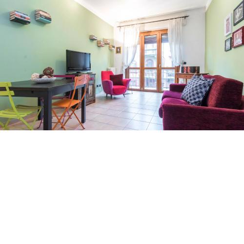 ALTIDO Apt for 4, close to Navigli and Cinema Ducale