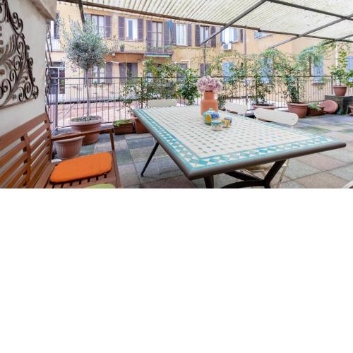 ALTIDO Apt for 6 with Big Terrace in Milan Centro Storico