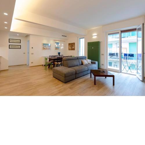 ALTIDO Apt for 6, with Terrace near Beach in Sestri Levante