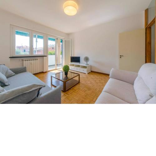 ALTIDO Apt Suitable for Families up to 8, with Parking