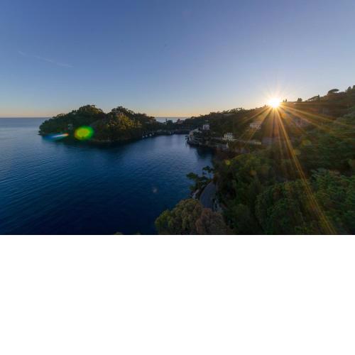 ALTIDO Bright 2BR Apt Right Next to the Waterfront