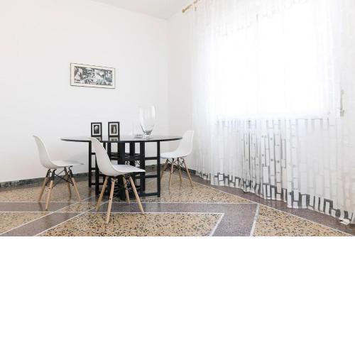 ALTIDO Bright Penthouse for 6 near Leaning Tower of Pisa