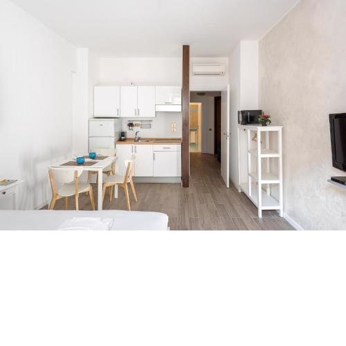ALTIDO Bright Studio for 2 next to Milano Centrale