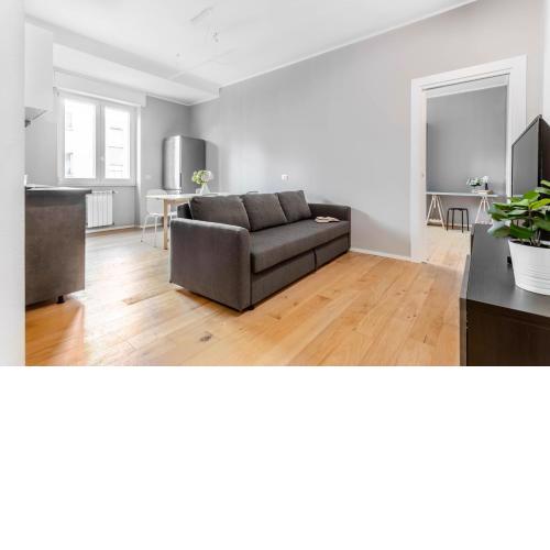 ALTIDO Charming flat with desk
