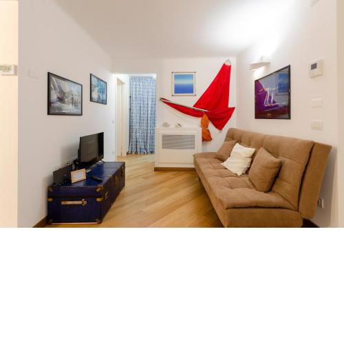 ALTIDO Chic Flat in Historical Centre