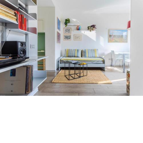 ALTIDO Chic flat with cosy balcony