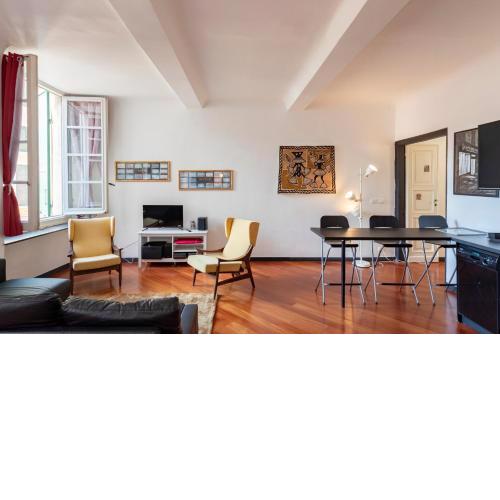 ALTIDO Classic flat next to trendy bars