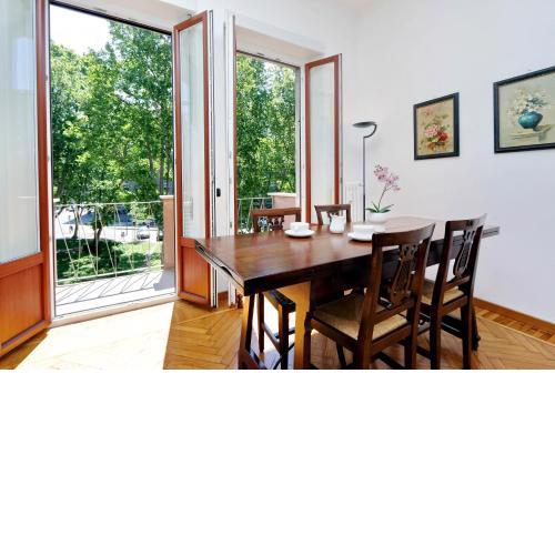 ALTIDO Fabulous Family Apt for 4 with Terrace next to Park