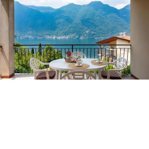 ALTIDO Flat with Stunning View of Lake Como, in Nesso