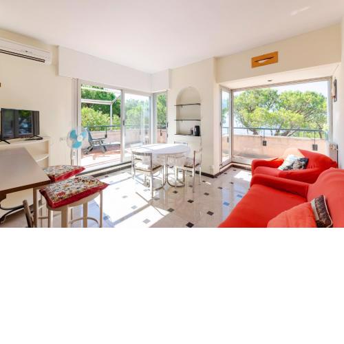 ALTIDO Flat with Terrace & Sea View