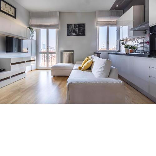 ALTIDO Gorgeous Apt for 4 with Balcony and Milan SkylineView
