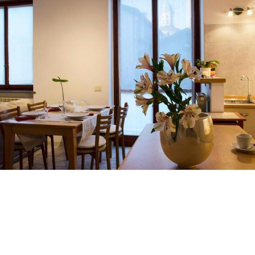 ALTIDO Lively 2 bedroom Apt with Parking close to Como