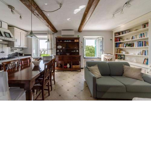 ALTIDO Lovely Apt for 4, with SeaView Moments from Beach