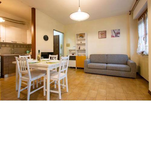 ALTIDO Lovely Flat for 4 with Balcony and Free Parking