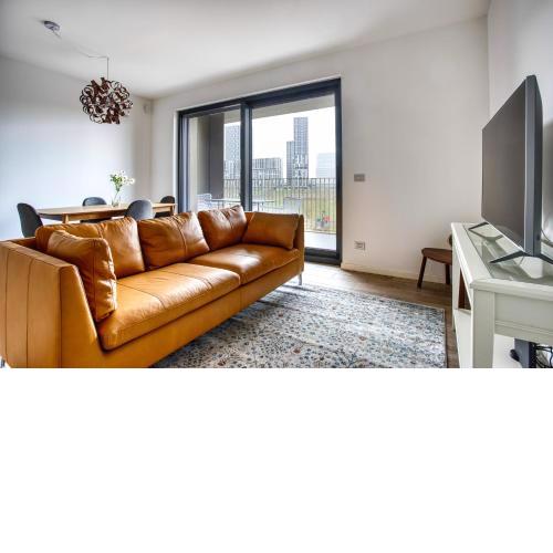 ALTIDO Sophisticated flat with Desk and Balconies