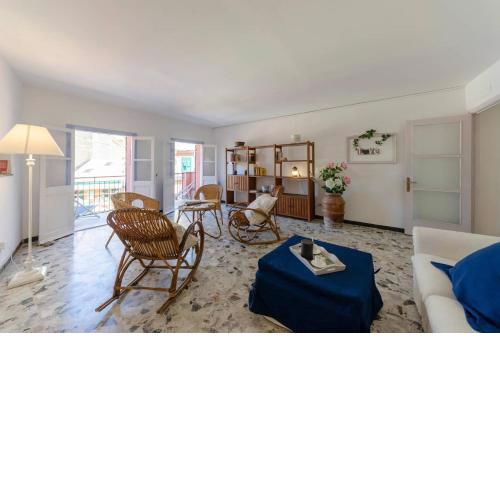 ALTIDO Spacious 2 BR Apt with Terrace at the Heart of the Vernazza
