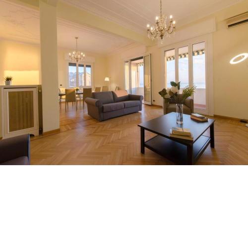 ALTIDO Splendid Apartment for 8 with Beautiful SeaView