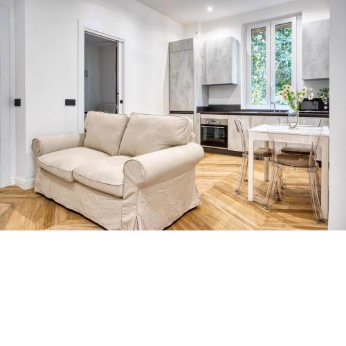 ALTIDO Stunning flat with balcony