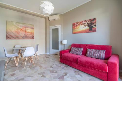 ALTIDO Trendy Flat w/Balcony