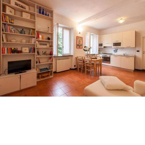 ALTIDO Warm Flat for 4, Located in Quiet Area