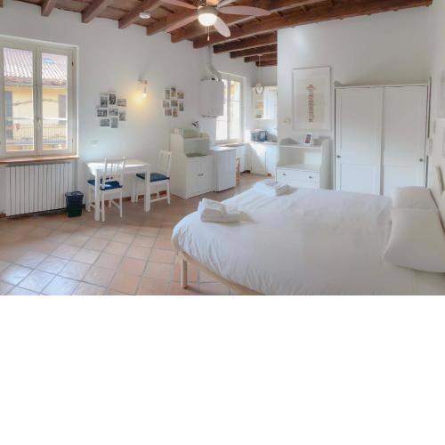 Alzaia Naviglio Grande - Your nest in the most romantic district in Milan