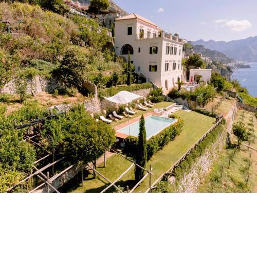 AMALFI - VILLA DI LUSSO A PICCO SUL MARE