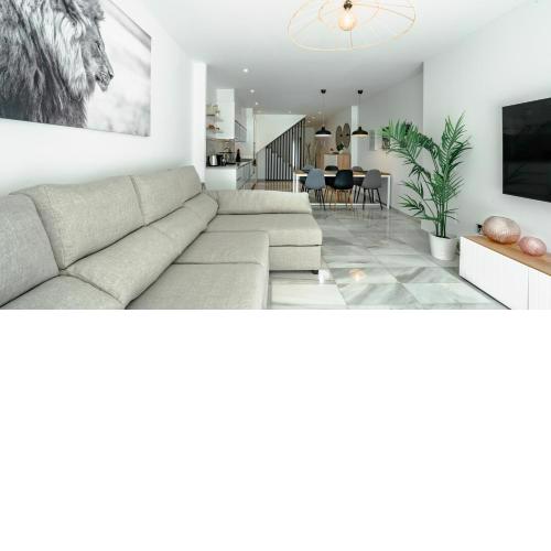 Amazing 2 bedroom apartment in Jardines Fuentes