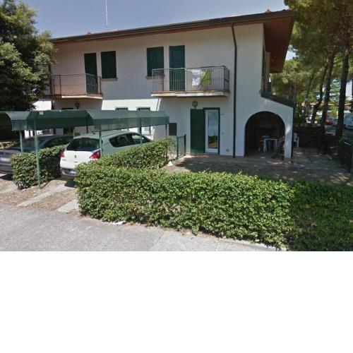 Amazing 2 floors Villa with private garden in Bibione - By Beahost Rentals