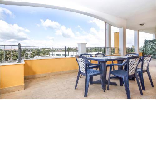 Amazing apartment in Alghero with 3 Bedrooms and WiFi