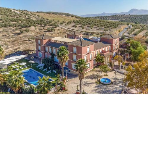 Amazing Apartment In Baena With Outdoor Swimming Pool, Wifi And 1 Bedrooms 2