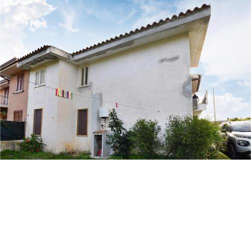 Amazing apartment in Budoni with 2 Bedrooms