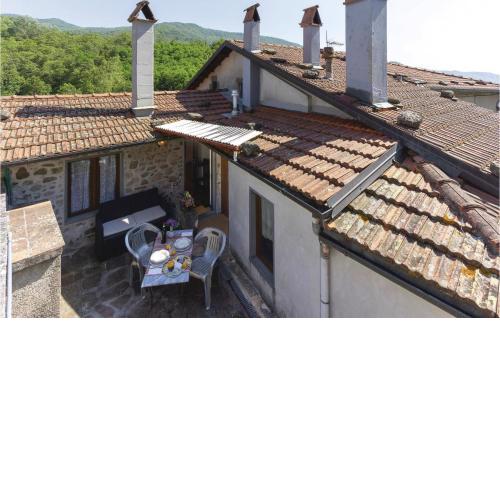 Amazing apartment in Casoli LU with 1 Bedrooms