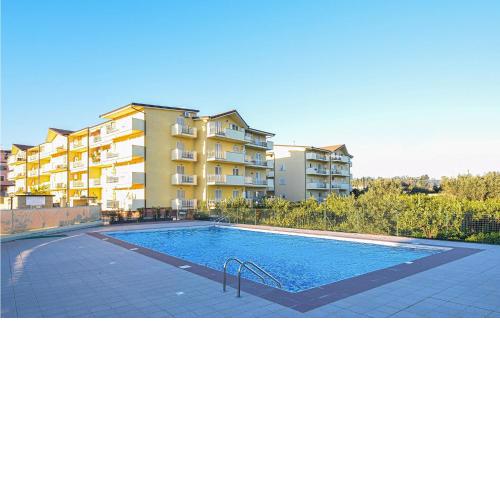 Amazing apartment in Caulonia Marina with Indoor swimming pool, 2 Bedrooms and Outdoor swimming pool