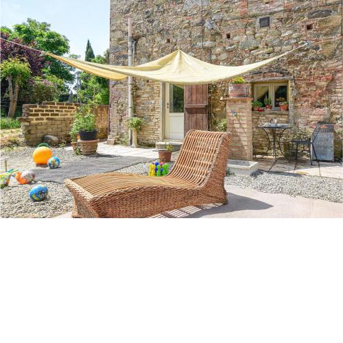 Amazing apartment in Chianni with 1 Bedrooms and WiFi