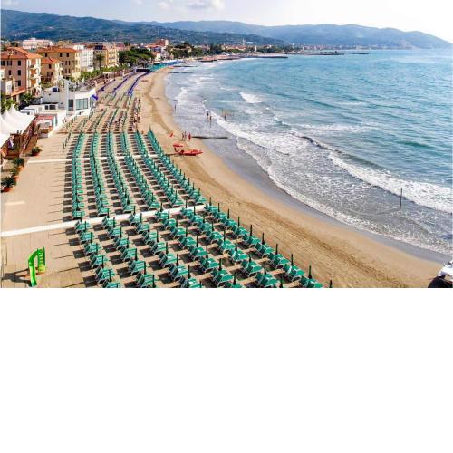 Amazing apartment in Diano Marina with 2 Bedrooms and WiFi