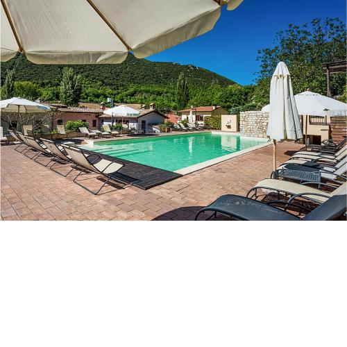 Amazing apartment in Foligno with Outdoor swimming pool, WiFi and 1 Bedrooms