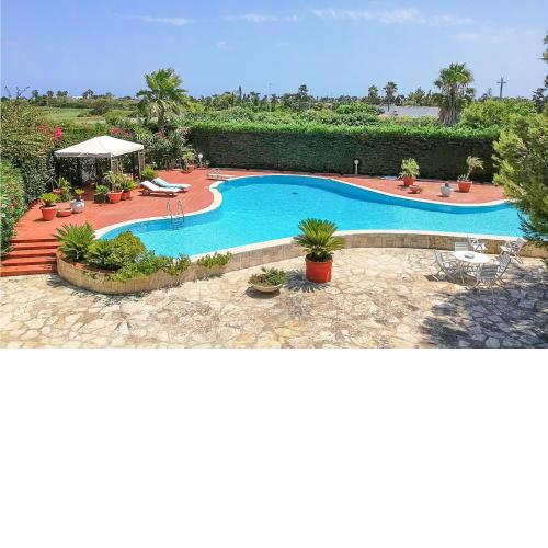 Amazing apartment in Frigole with Outdoor swimming pool and 2 Bedrooms