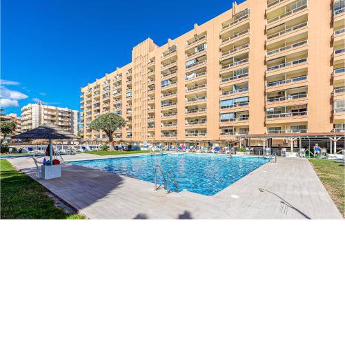 Amazing apartment in Fuengirola with Outdoor swimming pool, Heated swimming pool and Swimming pool