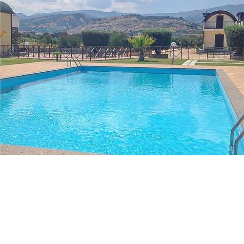Amazing apartment in Isca Marina with 2 Bedrooms