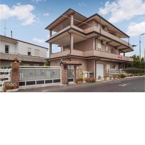 Amazing apartment in Isola di Capo Rizzuto with WiFi and 2 Bedrooms