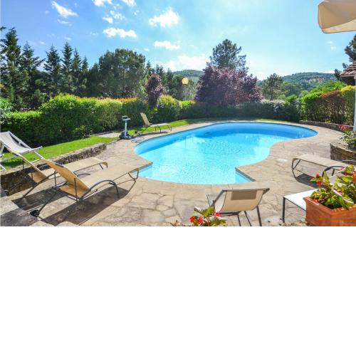 Amazing apartment in Lucignano with Outdoor swimming pool, WiFi and 2 Bedrooms