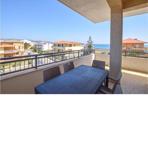 Amazing apartment in MARINA DI STRONGOLI with WiFi and 2 Bedrooms