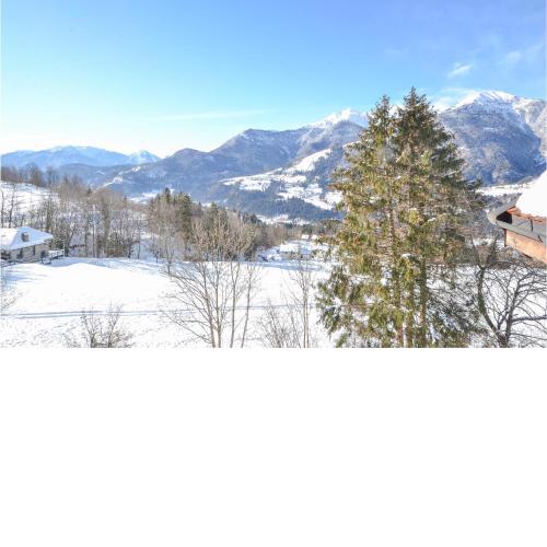 Amazing apartment in Ovaro with 3 Bedrooms and WiFi