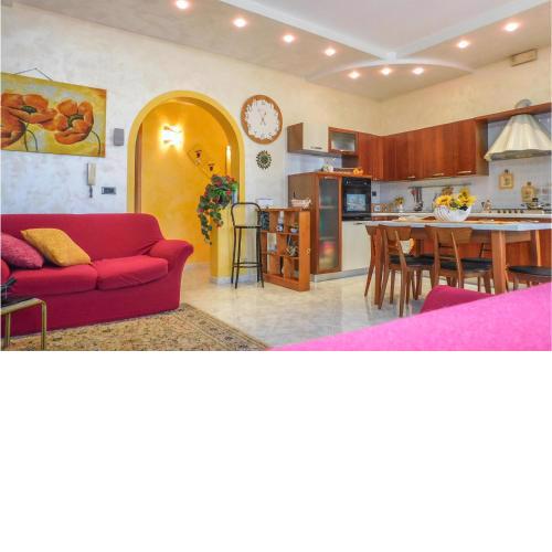 Amazing apartment in Pachino with WiFi and 2 Bedrooms